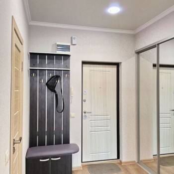 Продается 1-комнатная квартира, 42 м²