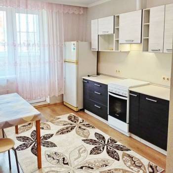 Продается 1-комнатная квартира, 42 м²