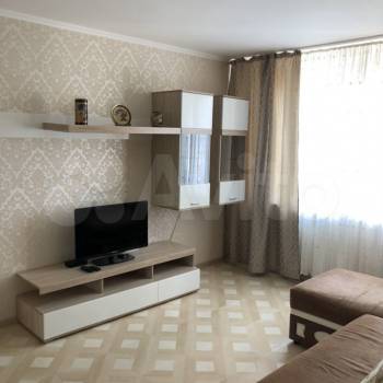 Сдается 1-комнатная квартира, 38 м²