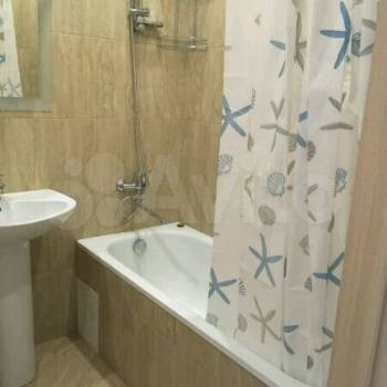 Сдается 1-комнатная квартира, 42 м²