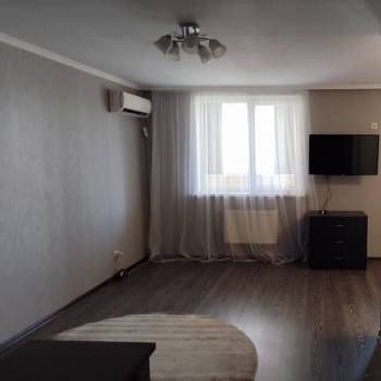 Сдается 1-комнатная квартира, 50 м²