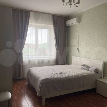 Сдается 1-комнатная квартира, 52 м²