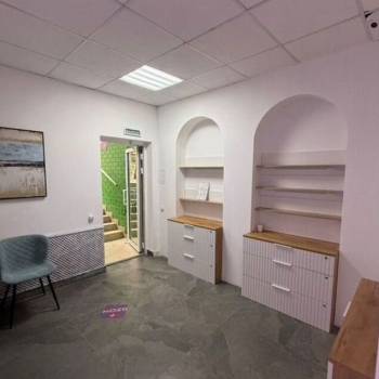 Сдается Нежилое помещение, 100 м²