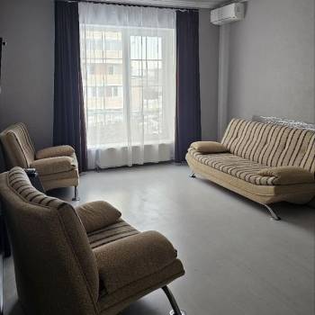 Продается 1-комнатная квартира, 42 м²