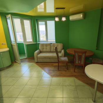 Сдается 2-х комнатная квартира, 103 м²