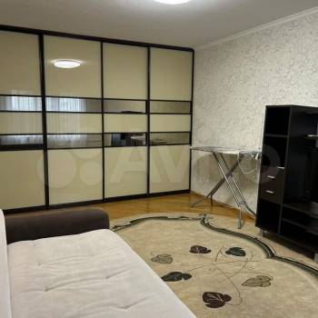 Сдается 1-комнатная квартира, 40 м²