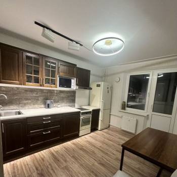 Сдается 2-х комнатная квартира, 65 м²