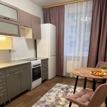 Сдается 1-комнатная квартира, 42 м²