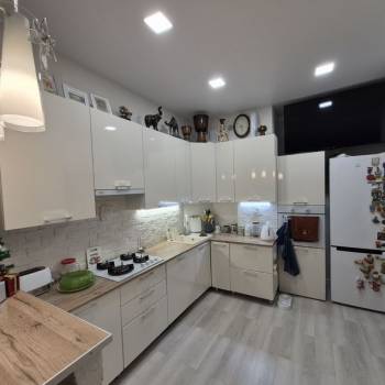 Продается 1-комнатная квартира, 48 м²