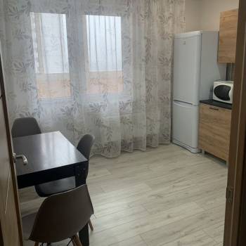 Сдается 1-комнатная квартира, 38 м²