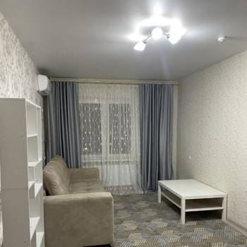 Сдается 1-комнатная квартира, 38 м²