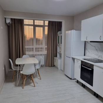 Сдается 2-х комнатная квартира, 60 м²