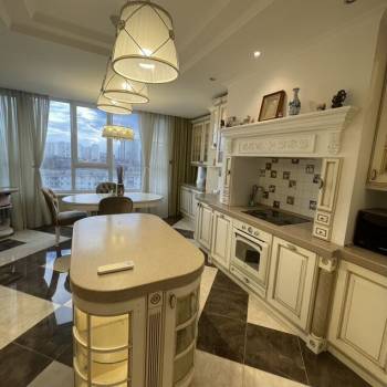 Продается 3-х комнатная квартира, 118 м²