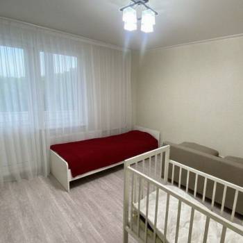 Продается 1-комнатная квартира, 49 м²