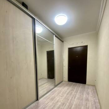 Продается 1-комнатная квартира, 49 м²