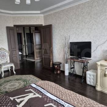 Продается 1-комнатная квартира, 56 м²
