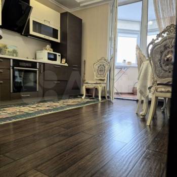Продается 1-комнатная квартира, 56 м²
