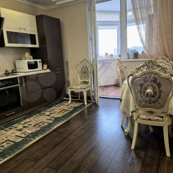 Продается 1-комнатная квартира, 56 м²