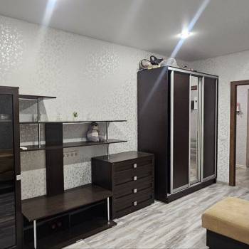 Сдается 1-комнатная квартира, 49 м²