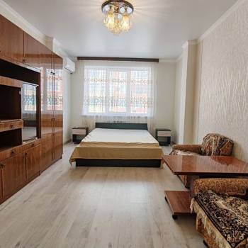 Продается 1-комнатная квартира, 53 м²
