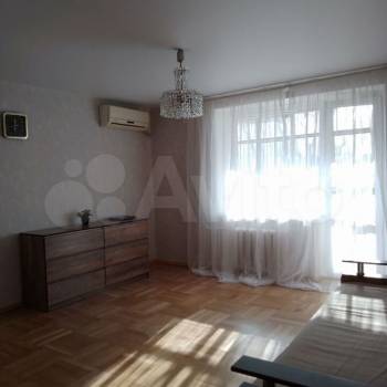 Сдается 1-комнатная квартира, 42 м²