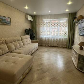 Продается 1-комнатная квартира, 45,6 м²