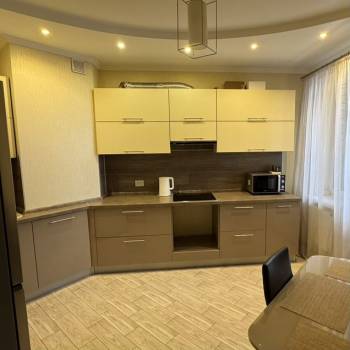 Сдается 1-комнатная квартира, 42 м²