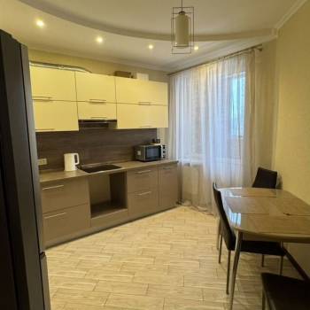 Сдается 1-комнатная квартира, 42 м²