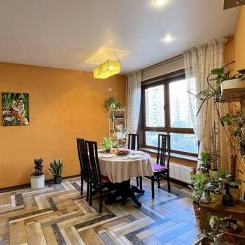 Продается Многокомнатная квартира, 104 м²