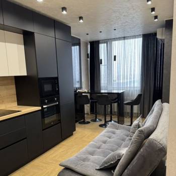 Продается 1-комнатная квартира, 38 м²