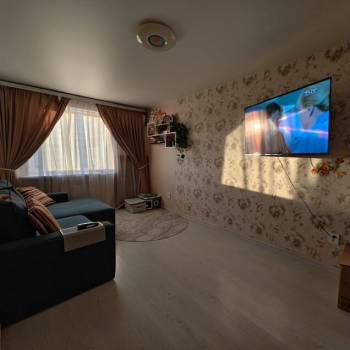 Продается 1-комнатная квартира, 42 м²