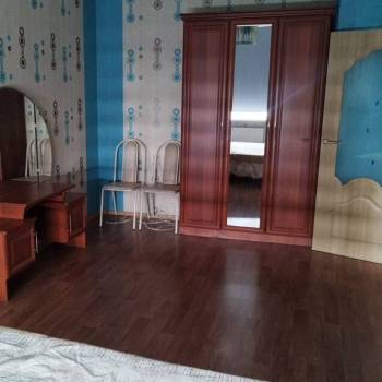 Продается 1-комнатная квартира, 42 м²
