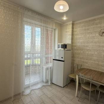 Сдается 1-комнатная квартира, 40 м²