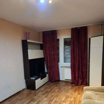 Продается 1-комнатная квартира, 37 м²