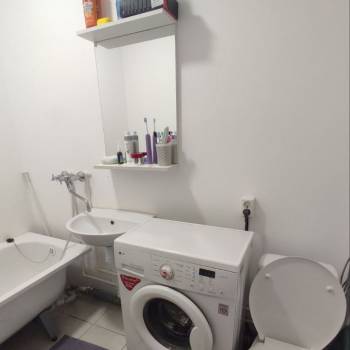 Продается 1-комнатная квартира, 38 м²