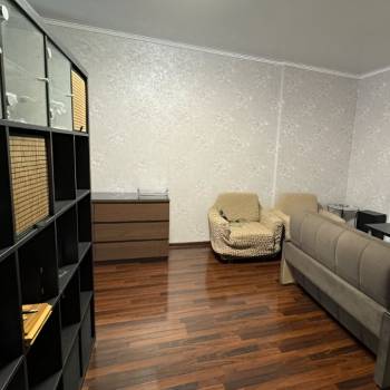 Продается 1-комнатная квартира, 45 м²