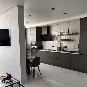 Сдается 1-комнатная квартира, 60 м²