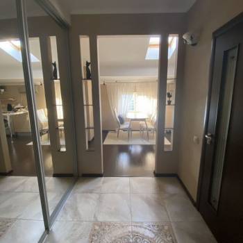 Продается 1-комнатная квартира, 42 м²