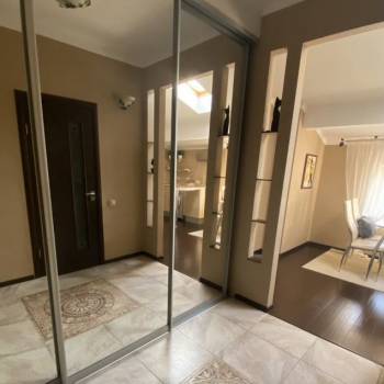 Продается 1-комнатная квартира, 42 м²