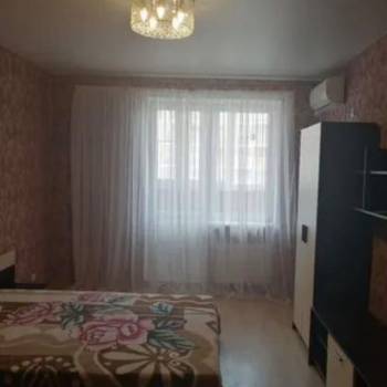 Сдается 1-комнатная квартира, 42 м²