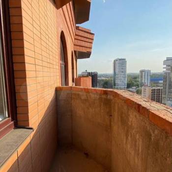 Продается 1-комнатная квартира, 97,2 м²