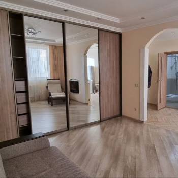 Сдается 1-комнатная квартира, 42 м²