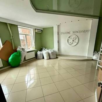 Сдается Нежилое помещение, 300 м²