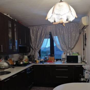 Продается Многокомнатная квартира, 77,6 м²