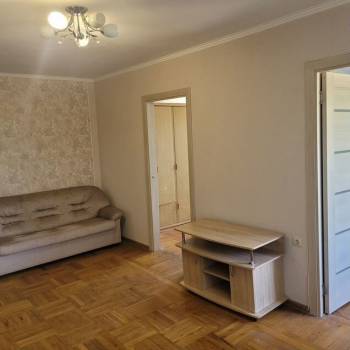 Продается Многокомнатная квартира, 61,6 м²