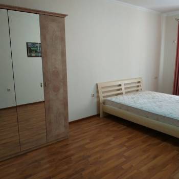 Продается 1-комнатная квартира, 56 м²
