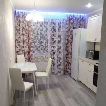 Продается 1-комнатная квартира, 48 м²