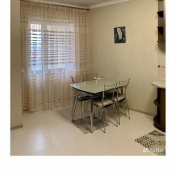 Сдается 2-х комнатная квартира, 85 м²