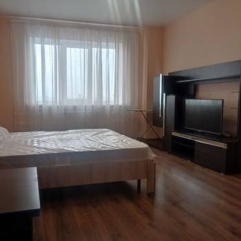 Сдается 1-комнатная квартира, 55 м²