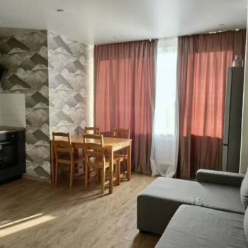 Сдается 1-комнатная квартира, 42 м²